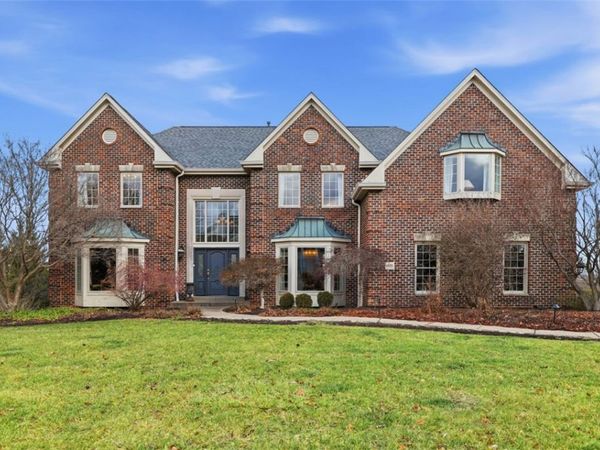 1070 Saint Mellion Dr, Presto, PA 15142