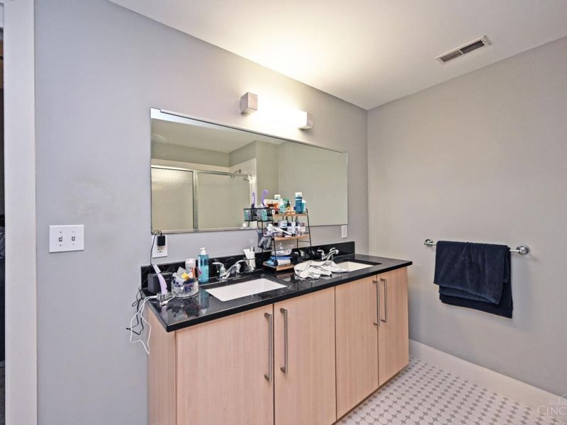 15 W Fourth Street, Unit 406, Cincinnati, OH 45202 Photo 27