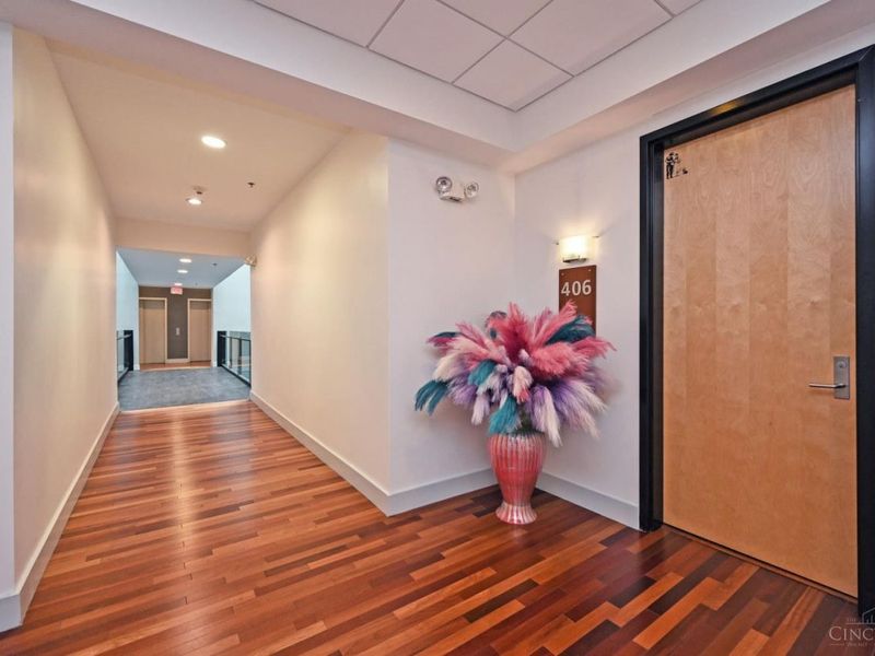 15 W Fourth Street, Unit 406, Cincinnati, OH 45202 Photo 39