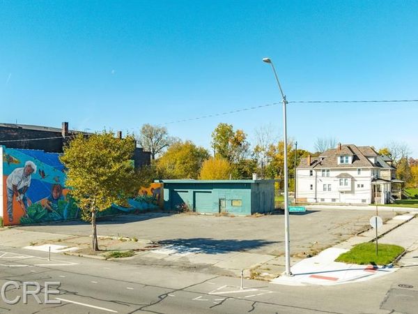 14241 E JEFFERSON Avenue , Detroit, MI 48215