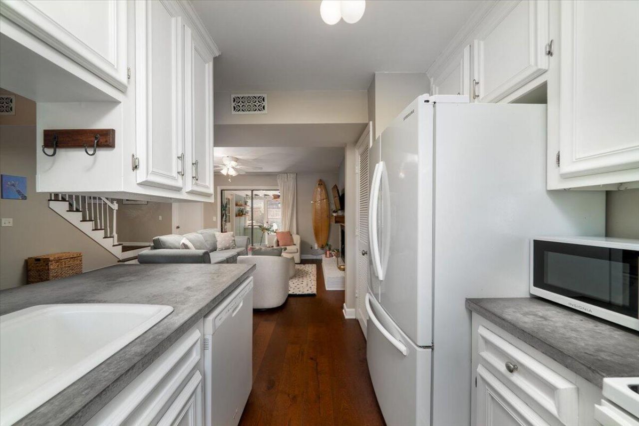 958 Fowler Court Photo 8