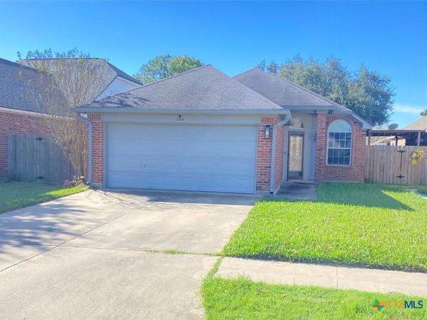 704 Pennsylvania Avenue , Victoria, TX 77904