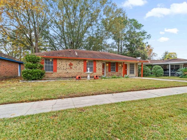 1713 Emmaline Dr, Baton Rouge, LA 70810