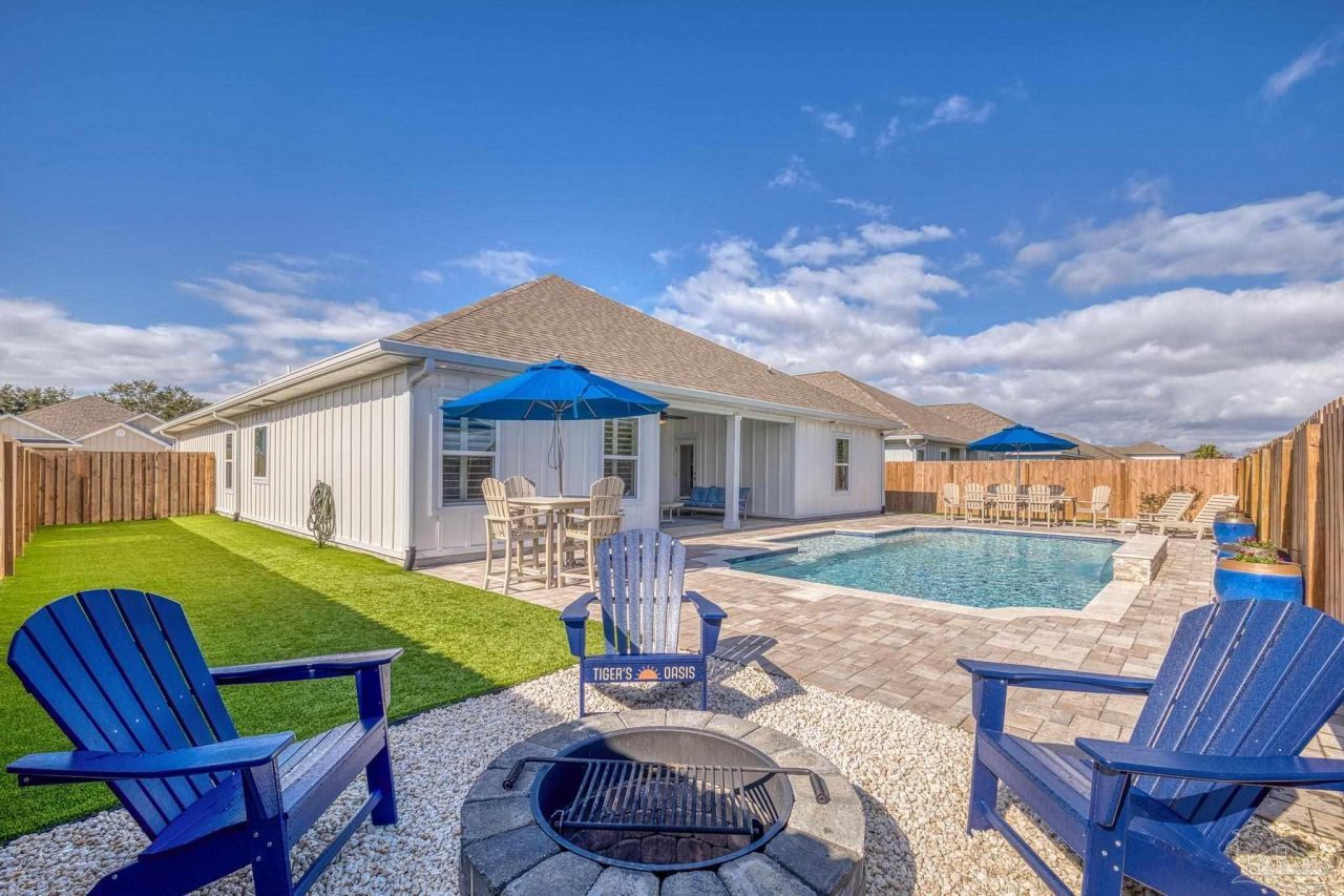 1328 Sea Grove Ct, Gulf Breeze, FL 32563 Main Photo