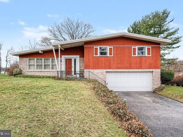 9 BERLIN COURT, YORK, PA 17408