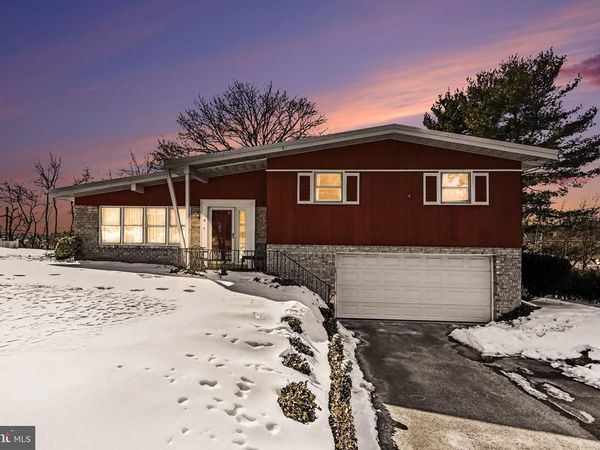 9 BERLIN COURT, YORK, PA 17408