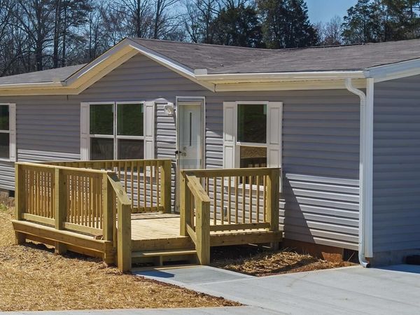 176 Meadow Lawn Drive, Englewood, TN 37329