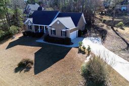 104 Fallen Oak Drive photo 4