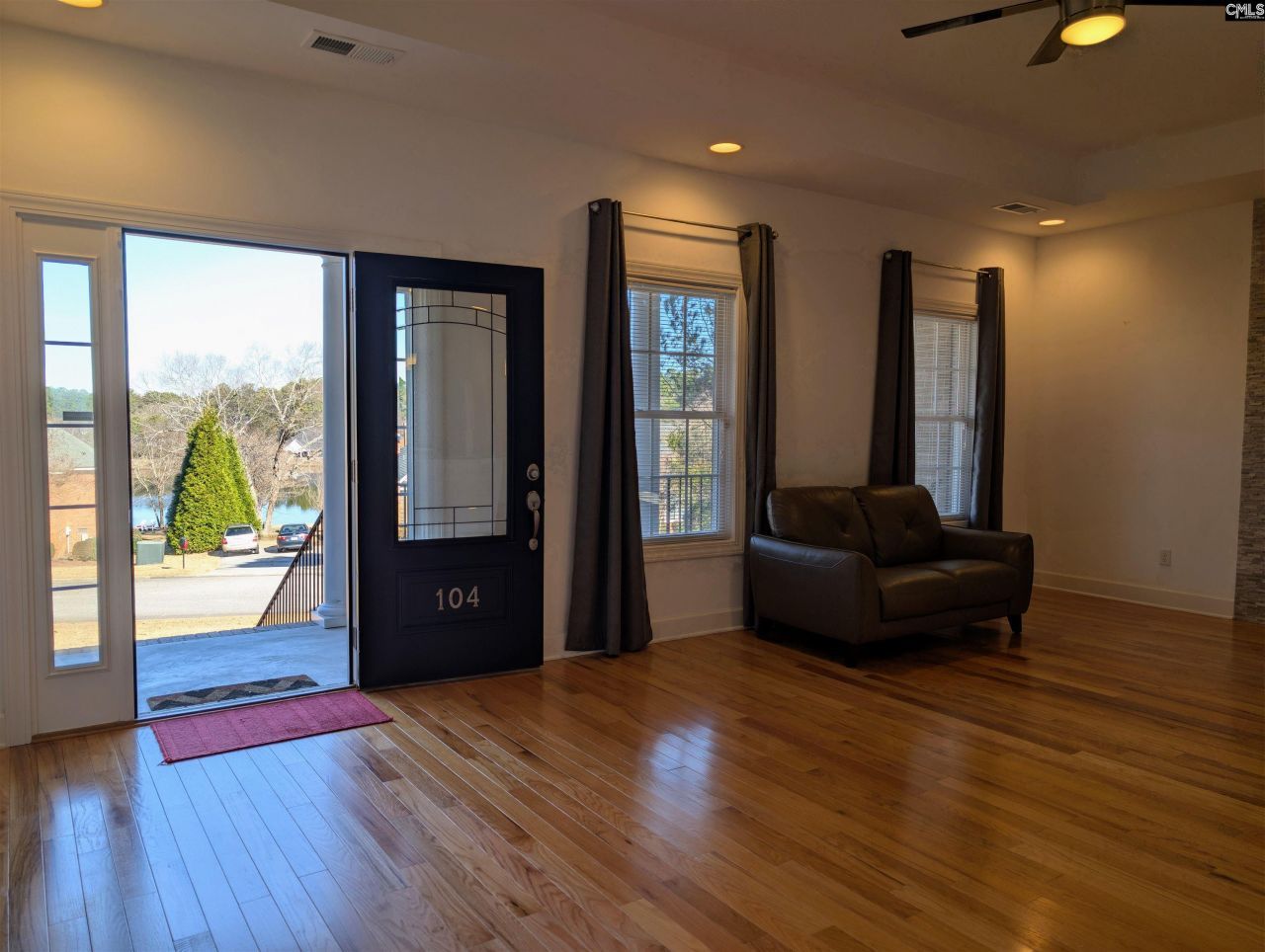 104 Fallen Oak Drive Photo 4