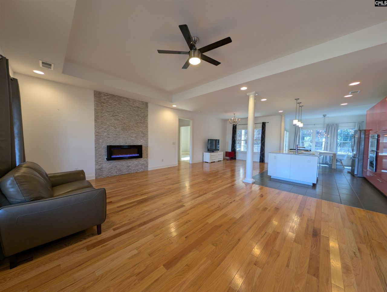 104 Fallen Oak Drive Photo 5