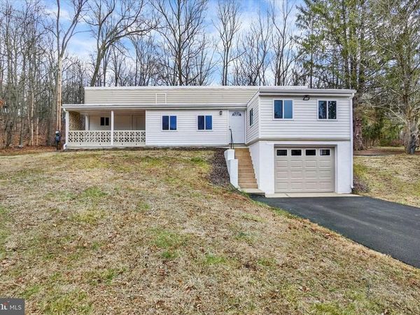 515 E SNYDER CORNER ROAD, RED LION, PA 17356