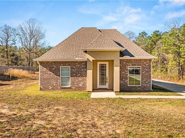 318 WALKER GRAVEL PIT Road, Dry Prong, LA 71423