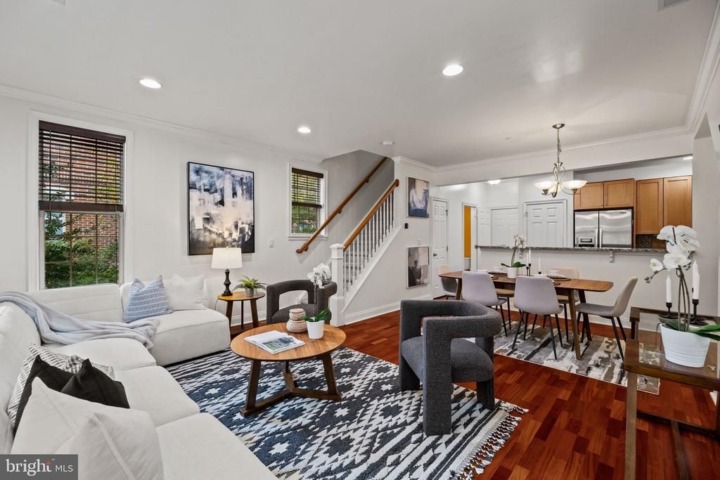 201 Commodore Court, Philadelphia, PA 19146 Main Photo