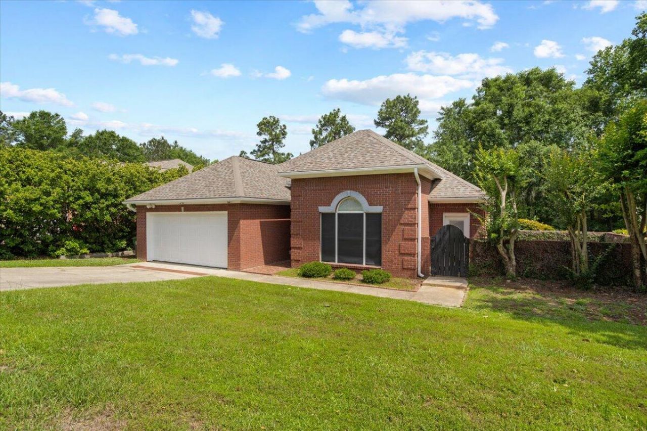 131 Shadow Lake Hattiesburg, MS 39402