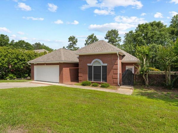 131 Shadow Lake, Hattiesburg, MS 39402