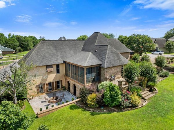 16 Sunset Cir., Hattiesburg, MS 39402