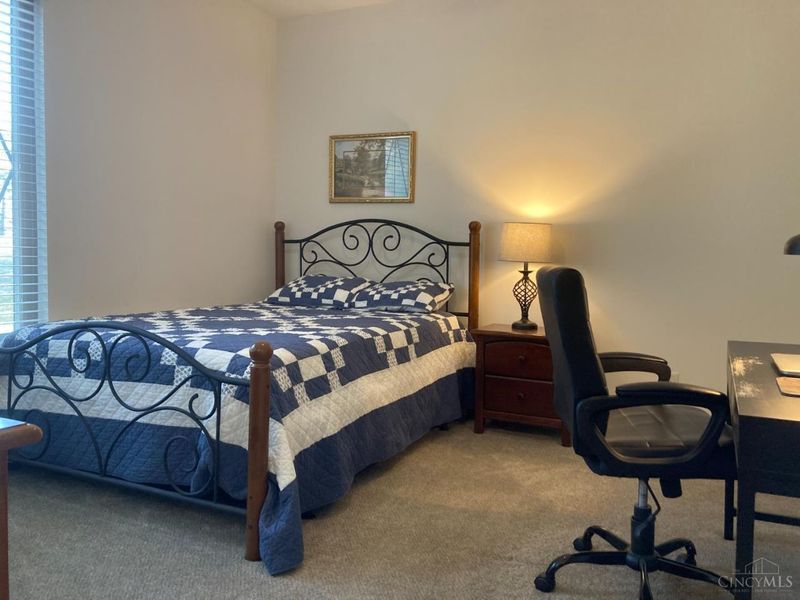 516 Salzberg Lane, Springdale, OH 45246 Photo 16