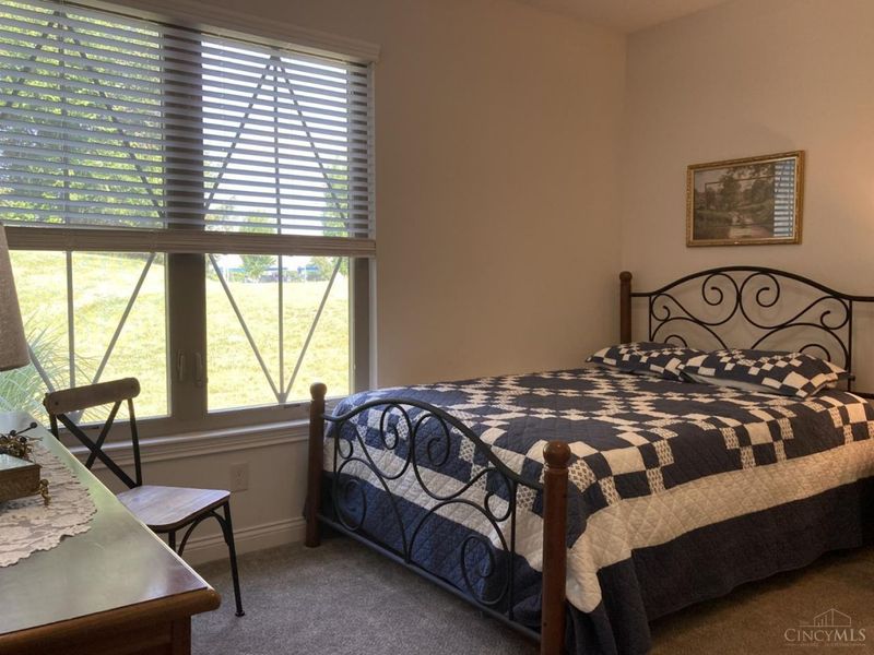 516 Salzberg Lane, Springdale, OH 45246 Photo 17