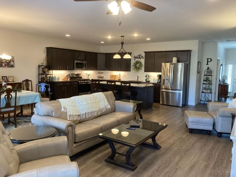 516 Salzberg Lane, Springdale, OH 45246 Photo 5