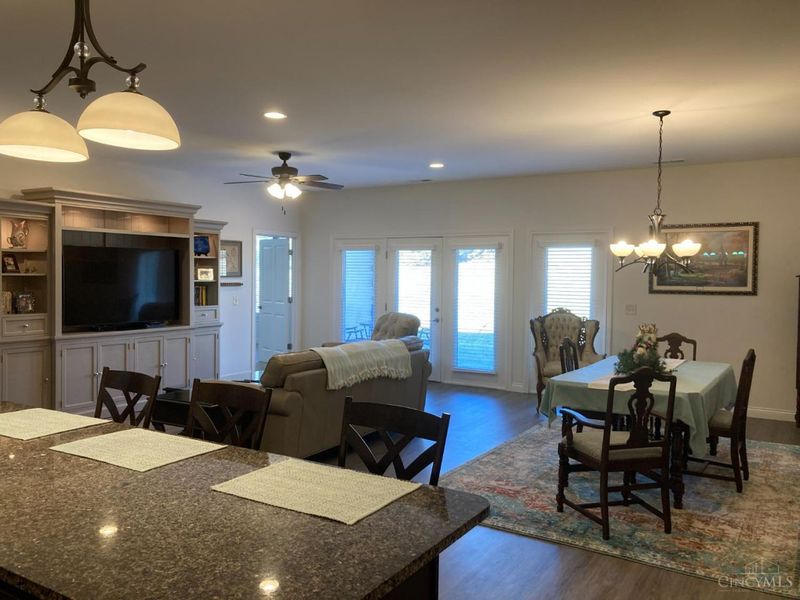 516 Salzberg Lane, Springdale, OH 45246 Photo 9