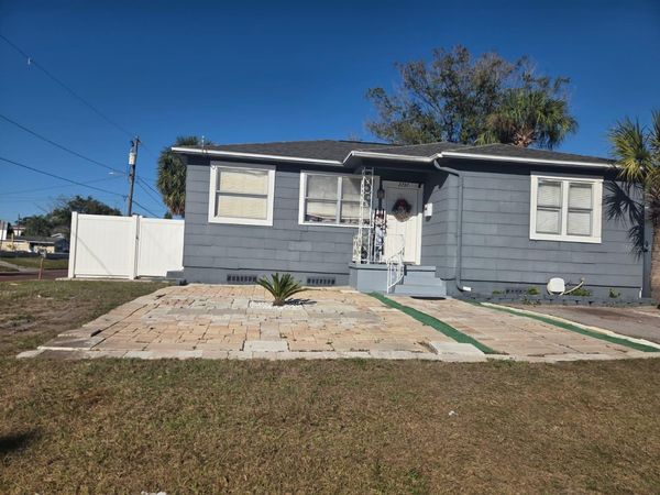 2737 W SPRUCE STREET, TAMPA, FL 33607