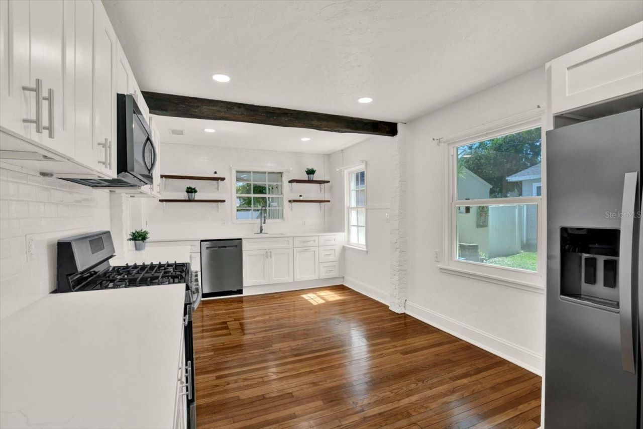 734 37th Avenue N, Saint Petersburg, FL 33704 Photo