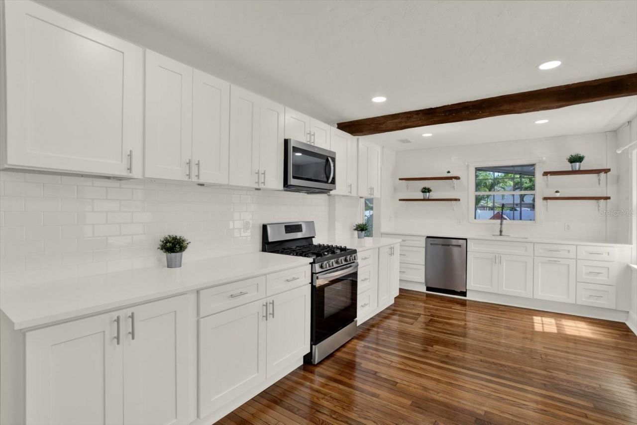 734 37th Avenue N, Saint Petersburg, FL 33704 Photo