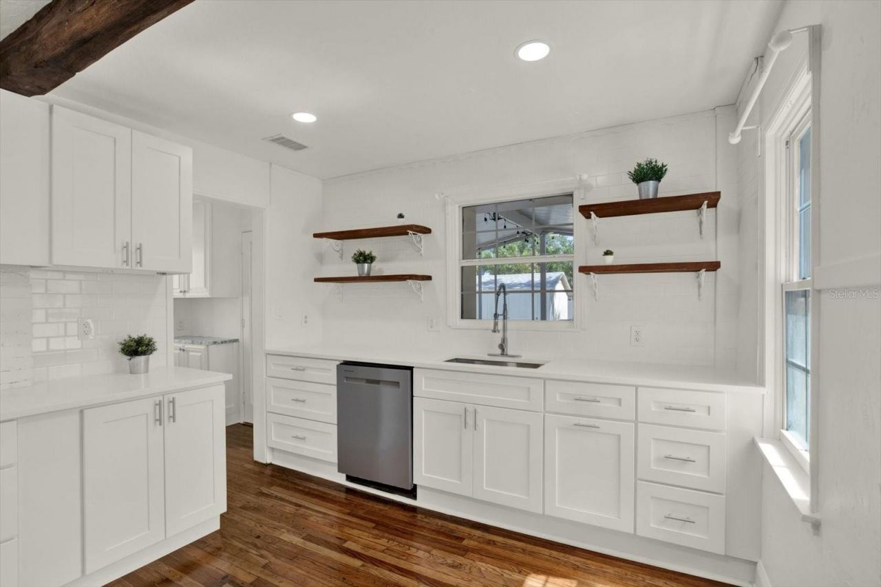 734 37th Avenue N, Saint Petersburg, FL 33704 Photo