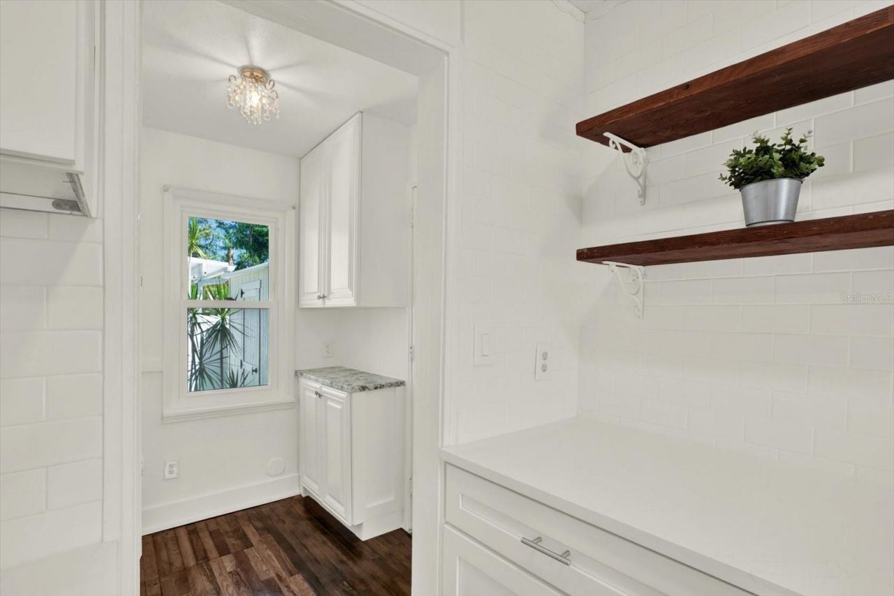 734 37th Avenue N, Saint Petersburg, FL 33704 Photo