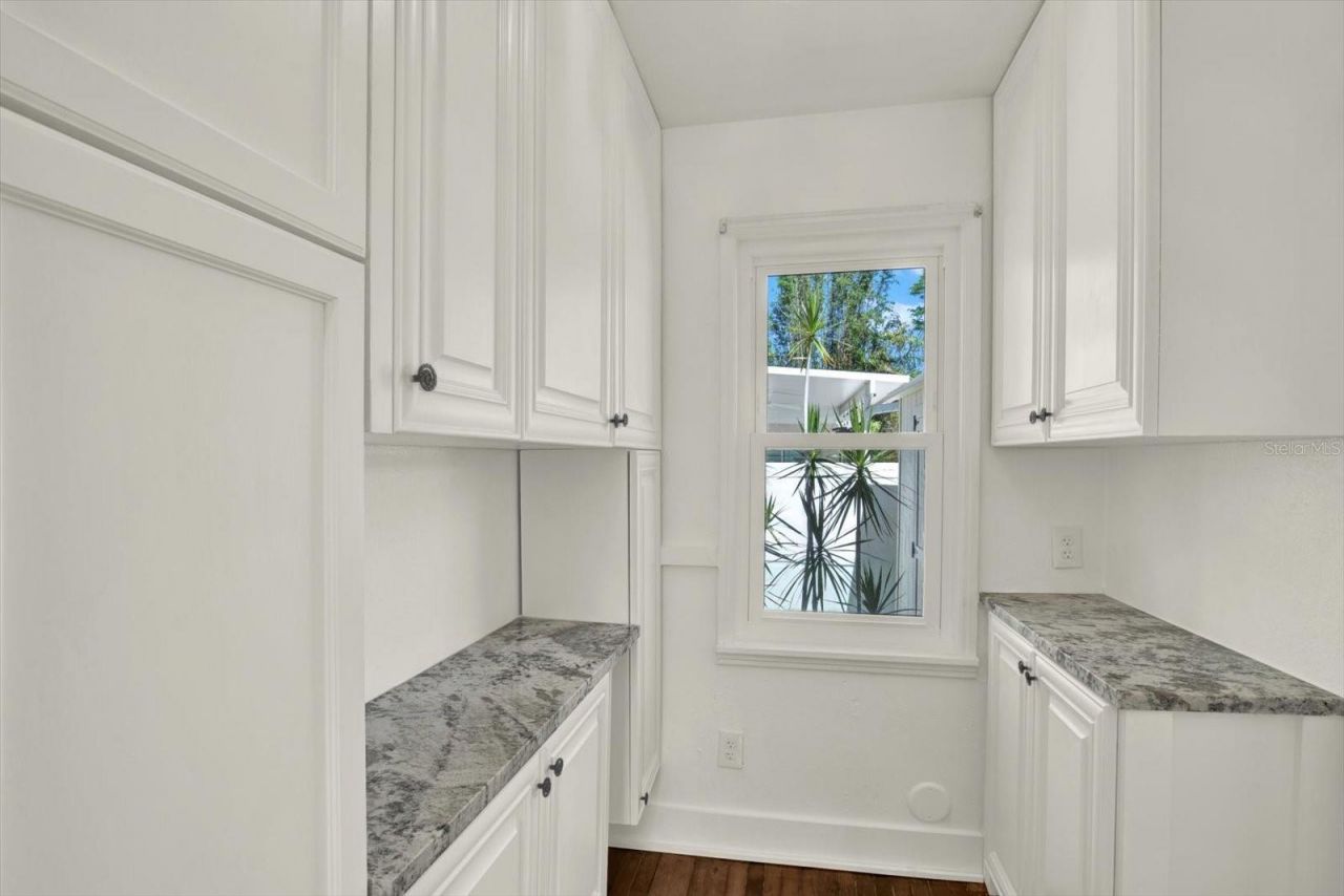 734 37th Avenue N, Saint Petersburg, FL 33704 Photo