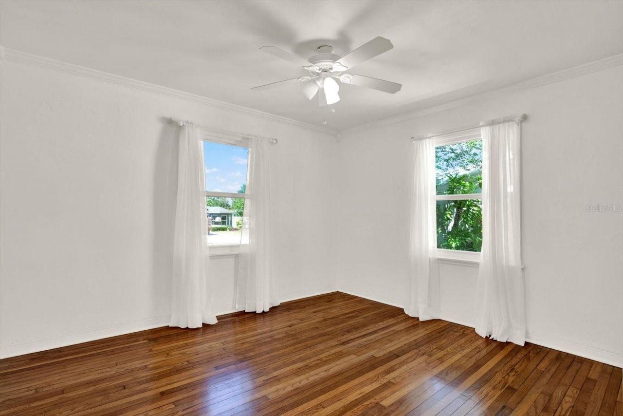734 37th Avenue N, Saint Petersburg, FL 33704 Photo