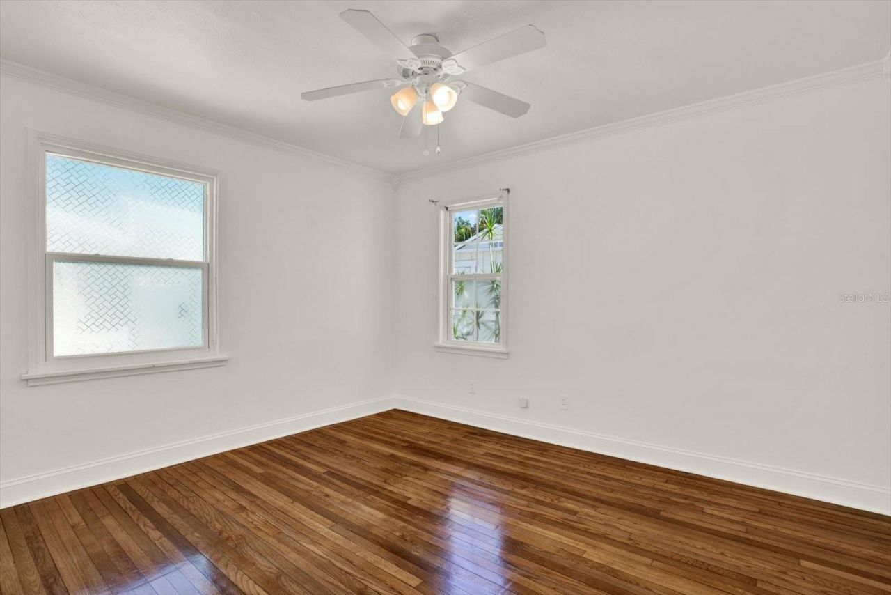 734 37th Avenue N, Saint Petersburg, FL 33704 Photo