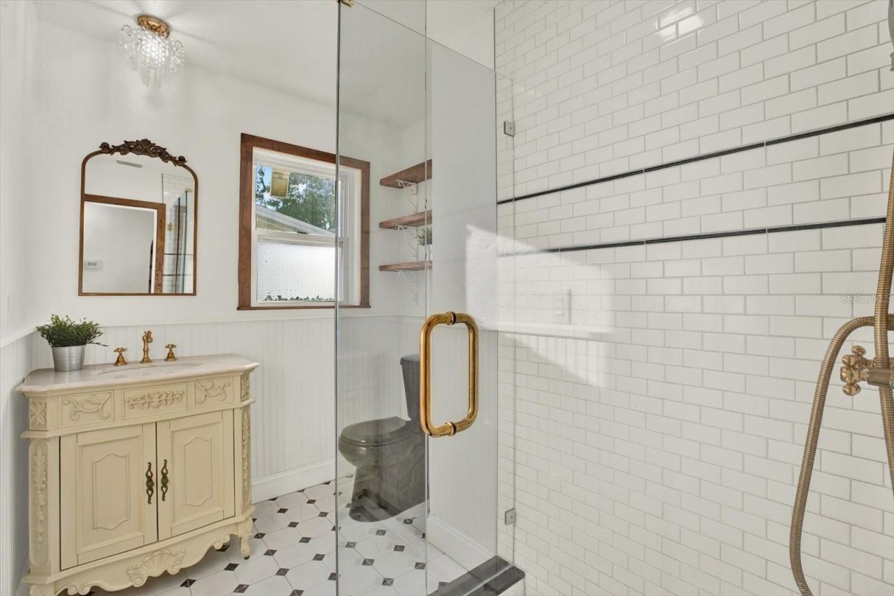 734 37th Avenue N, Saint Petersburg, FL 33704 Photo