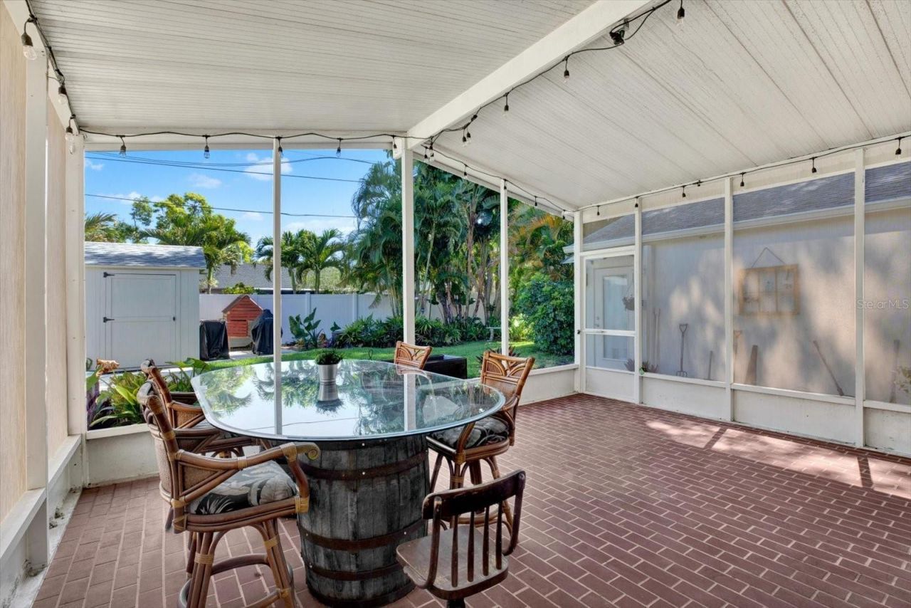 734 37th Avenue N, Saint Petersburg, FL 33704 Photo
