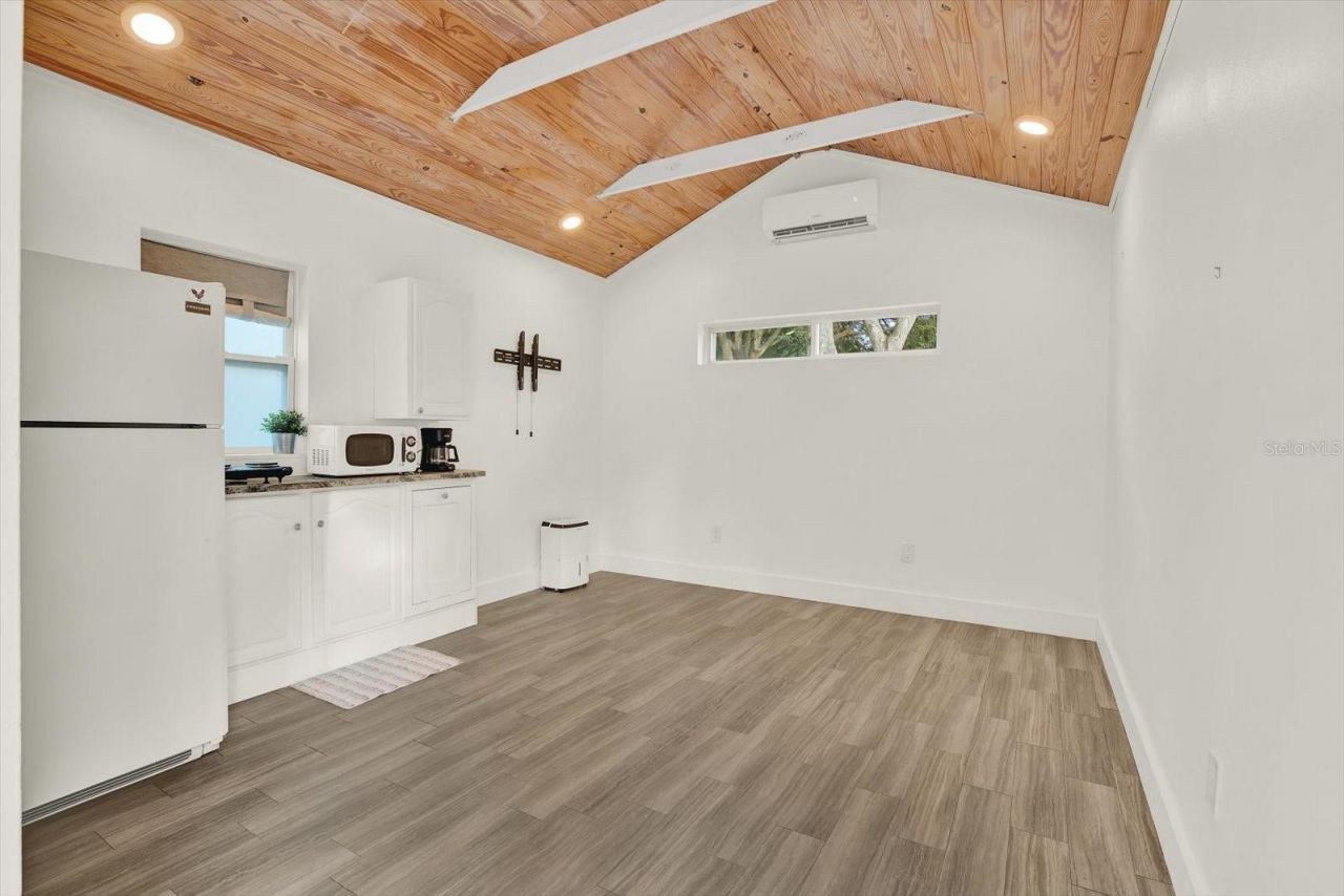 734 37th Avenue N, Saint Petersburg, FL 33704 Photo
