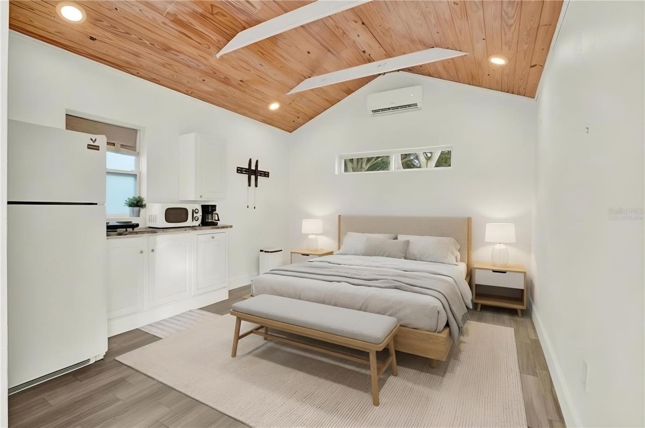 734 37th Avenue N, Saint Petersburg, FL 33704 Photo