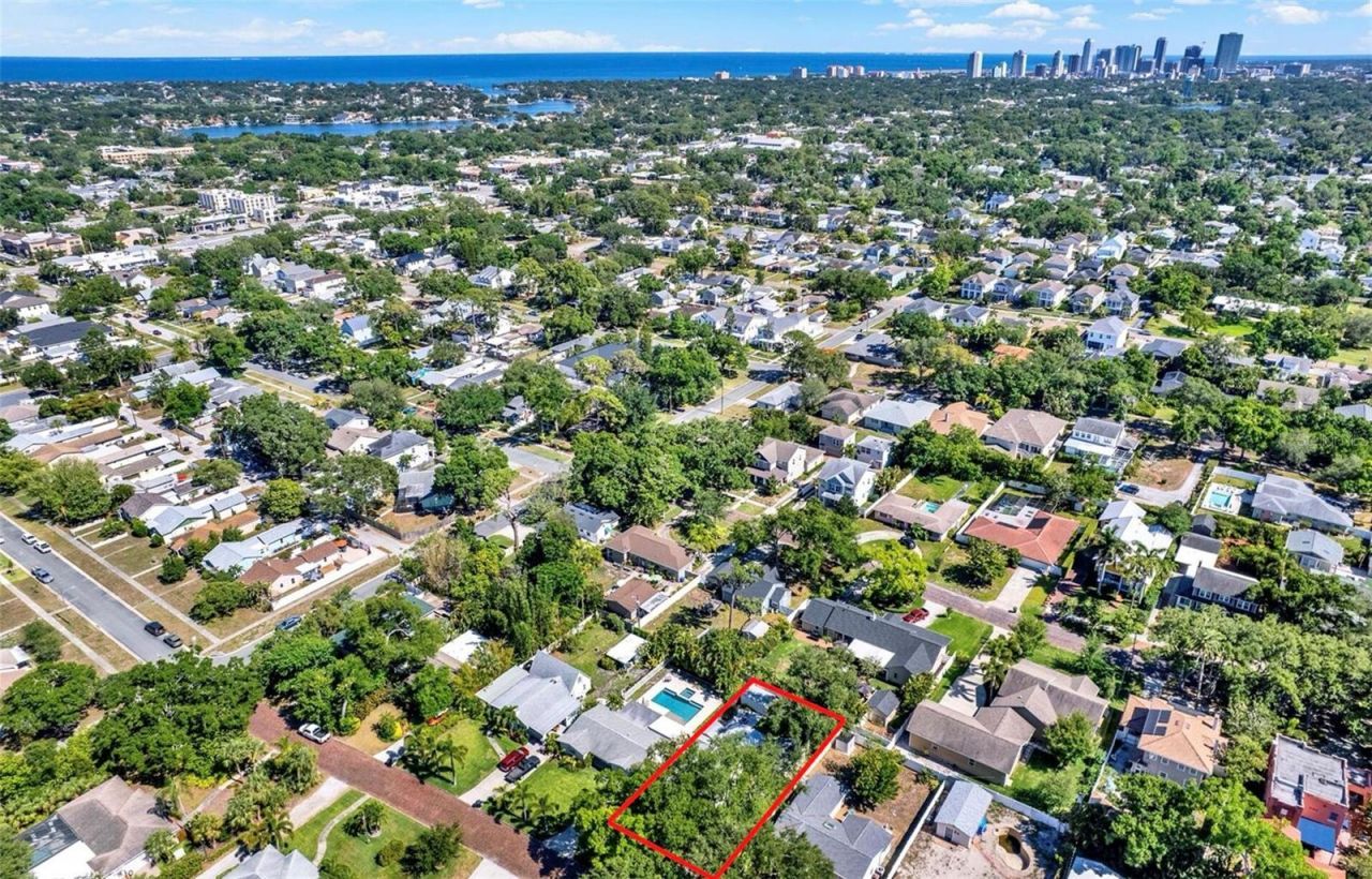734 37th Avenue N, Saint Petersburg, FL 33704 Photo