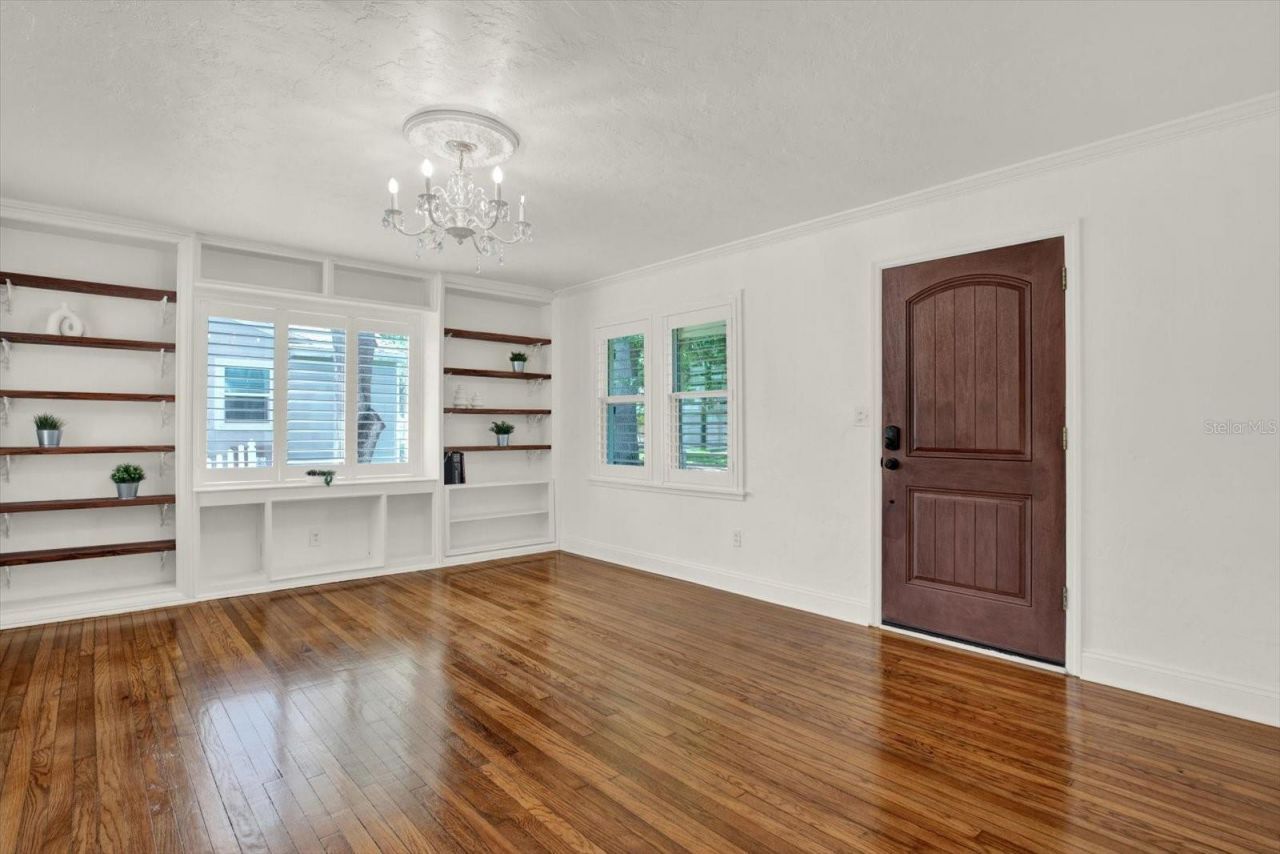 734 37th Avenue N, Saint Petersburg, FL 33704 Photo