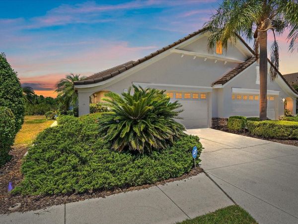 7011 WOODMORE TERRACE, LAKEWOOD RANCH, FL 34202