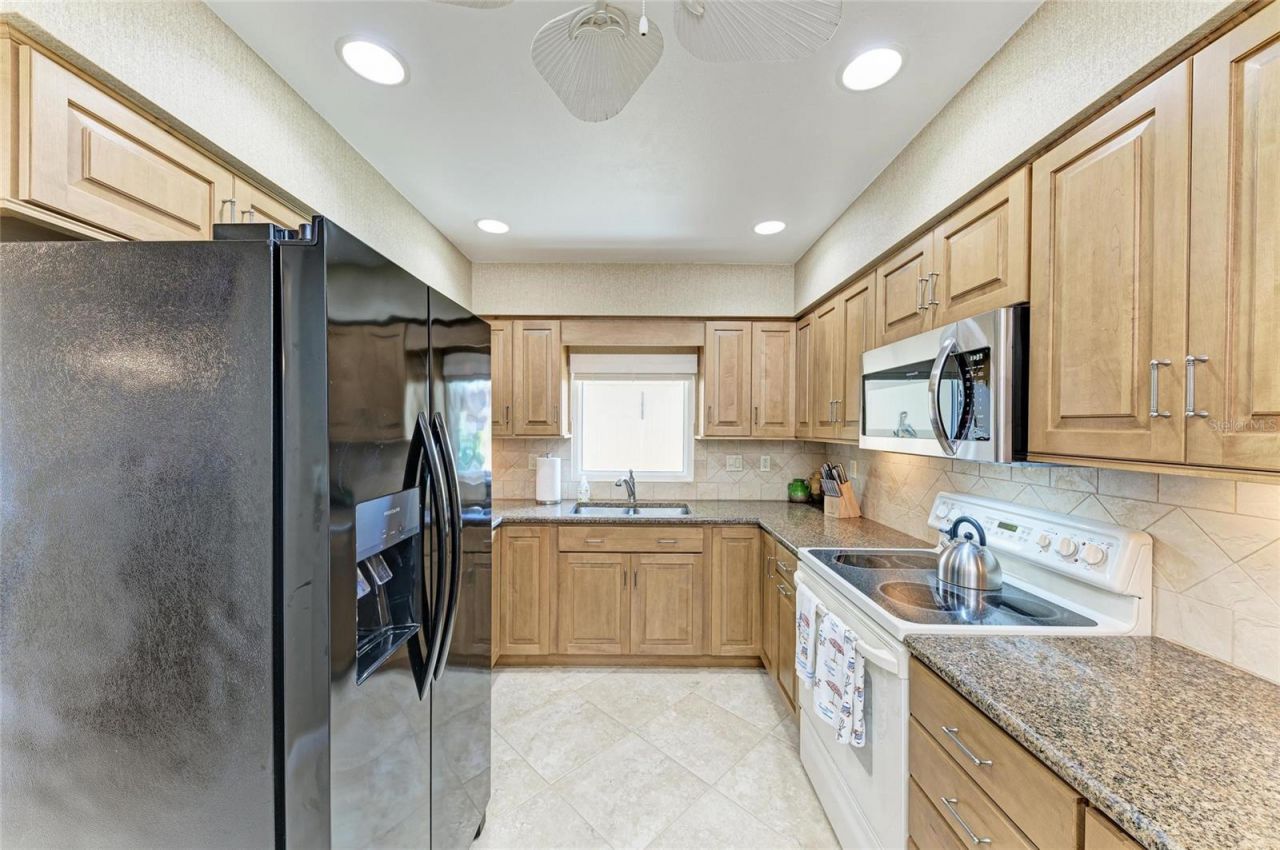 7615 4th Avenue W, Unit 7615, Bradenton, FL 34209 Photo