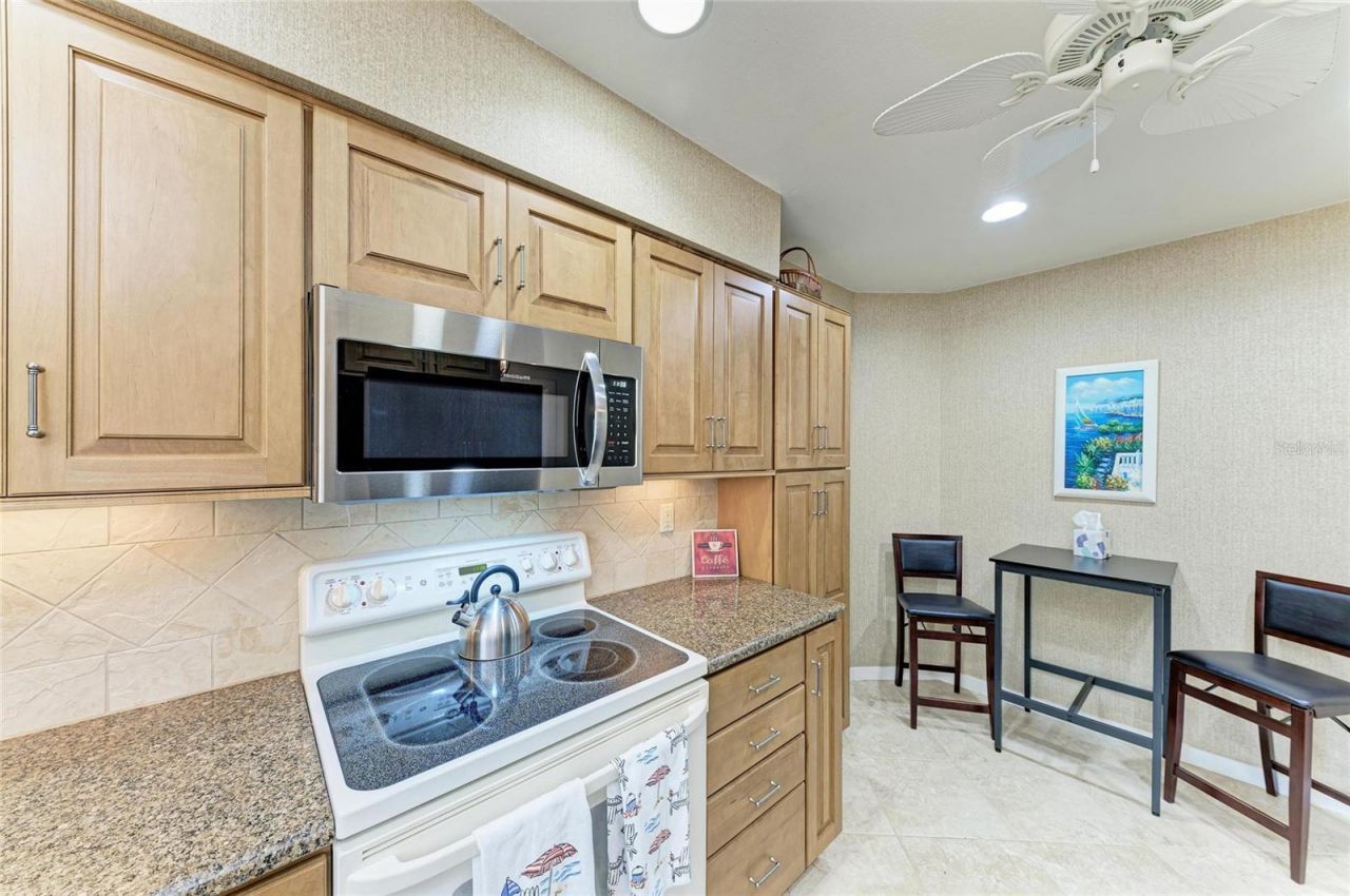 7615 4th Avenue W, Unit 7615, Bradenton, FL 34209 Photo