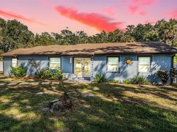 6907 W CREEK DRIVE, TAMPA, FL 33615