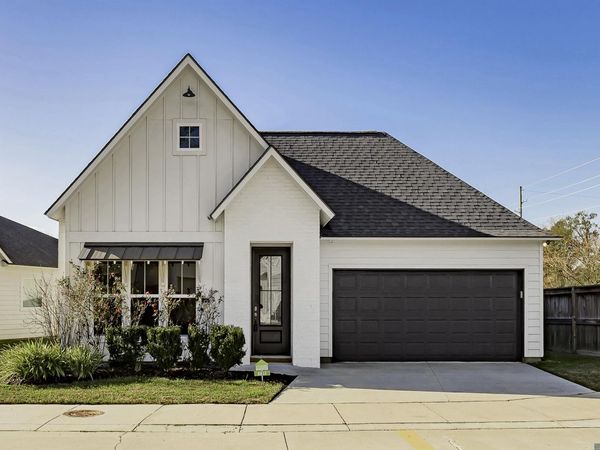 8810 Southlawn Dr, Baton Rouge, LA 70810