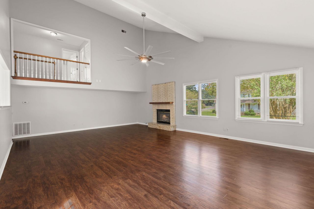 1102 Quenby Lane Photo 7