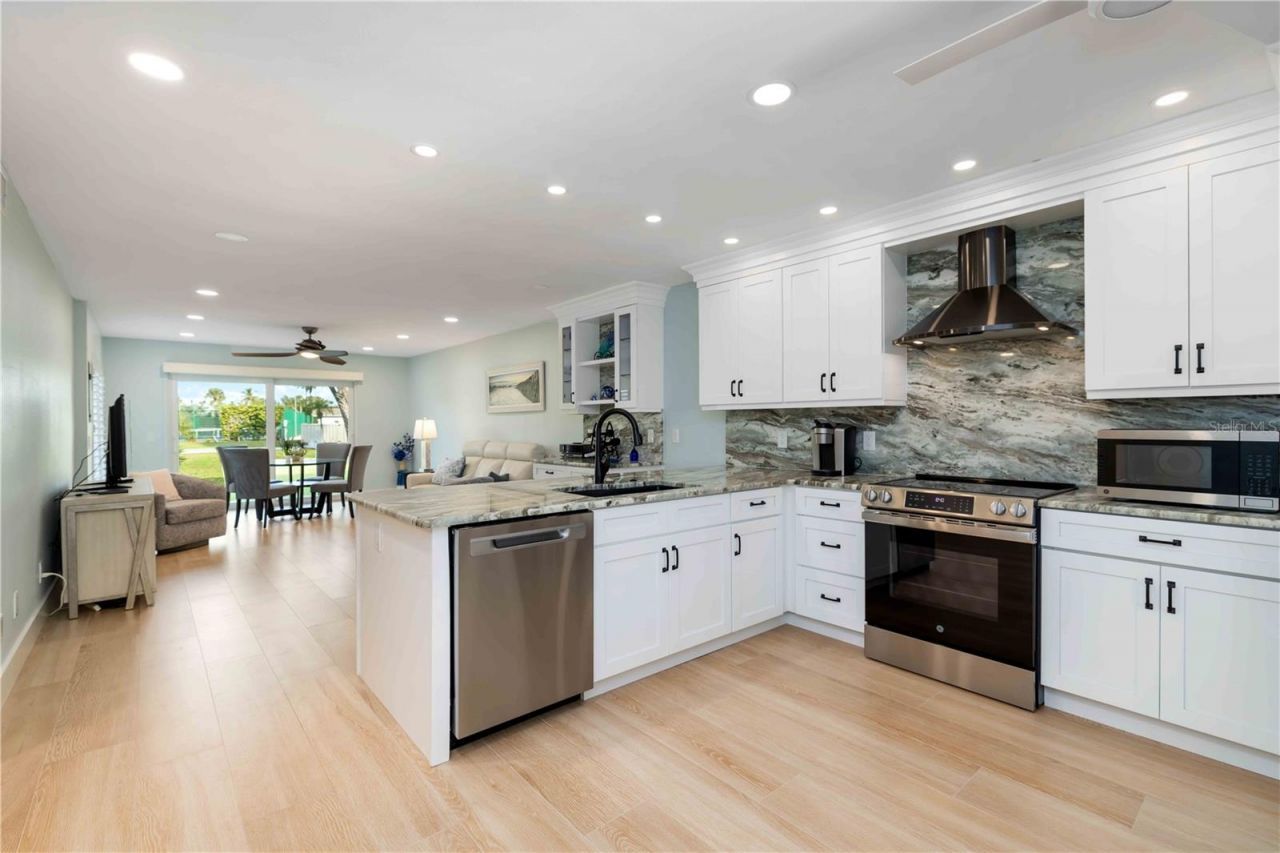 4860 Gulf Of Mexico Drive, Unit Villa 13, Longboat Key, FL 34228 Photo
