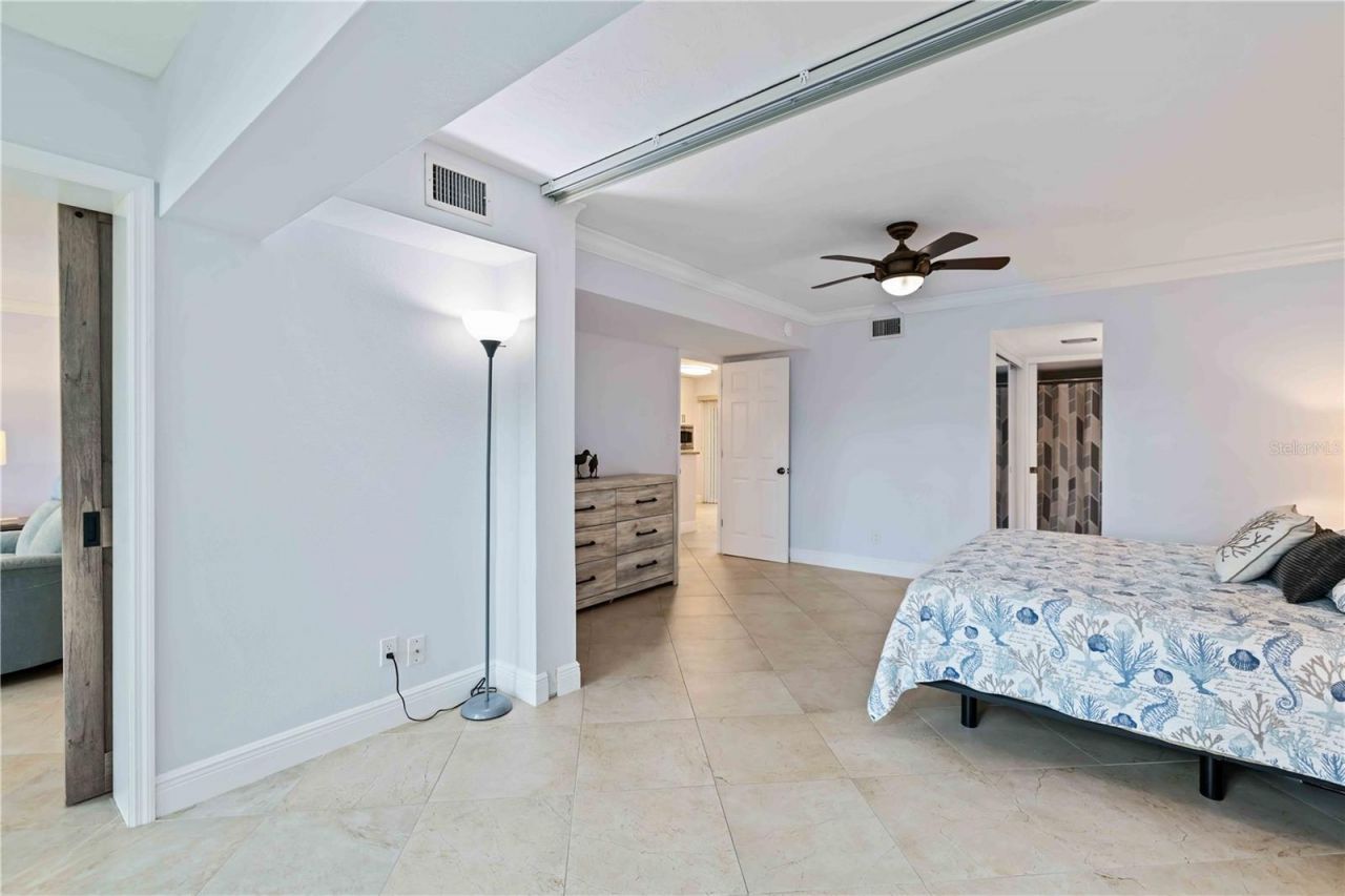 5260 Gulf Of Mexico Drive, Unit 401, Longboat Key, FL 34228 Photo