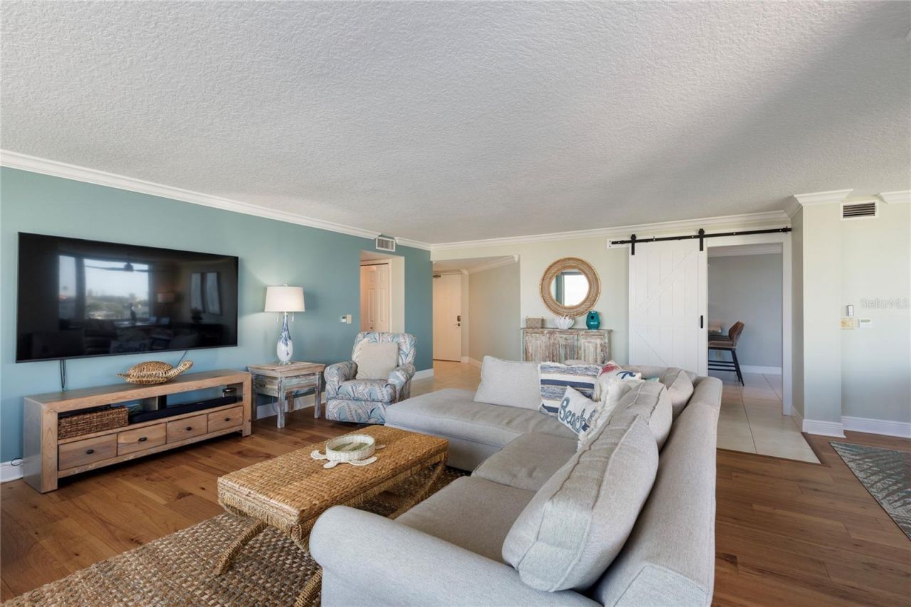 736 Island Way, Unit 406, Clearwater, FL 33767 Photo
