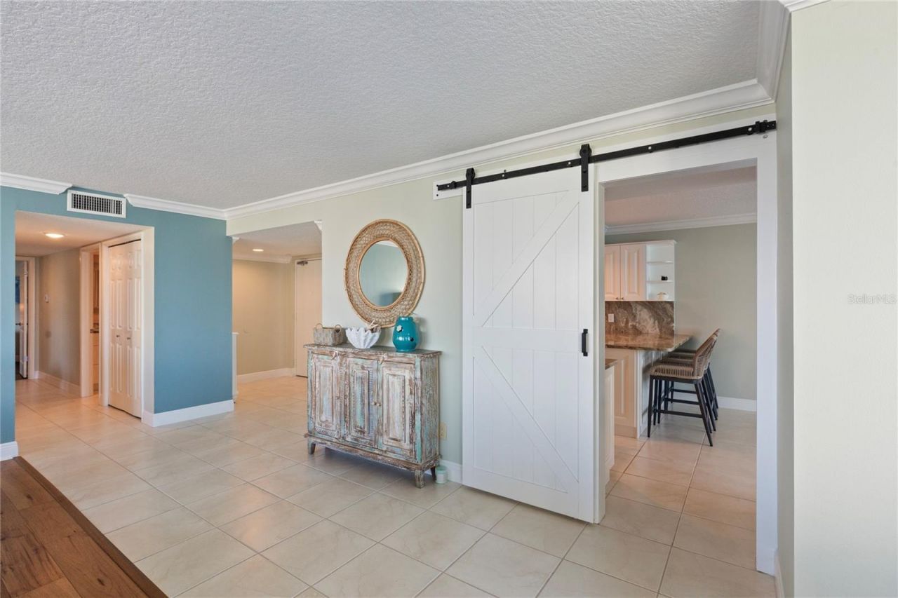 736 Island Way, Unit 406, Clearwater, FL 33767 Photo