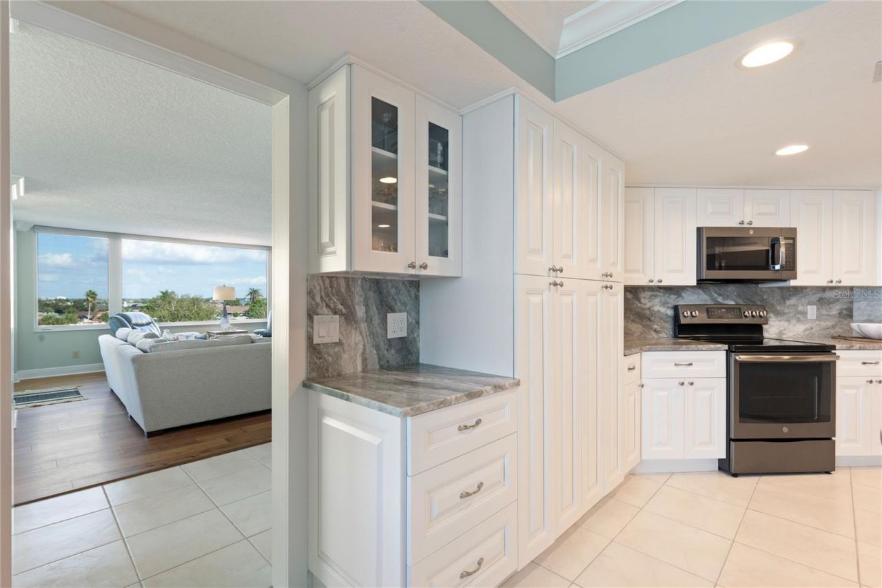 736 Island Way, Unit 406, Clearwater, FL 33767 Photo