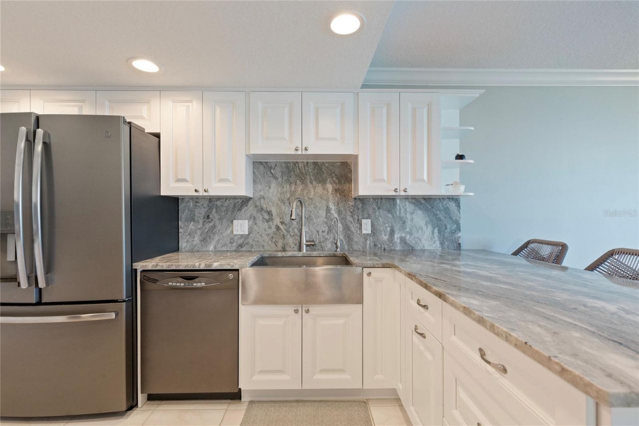 736 Island Way, Unit 406, Clearwater, FL 33767 Photo